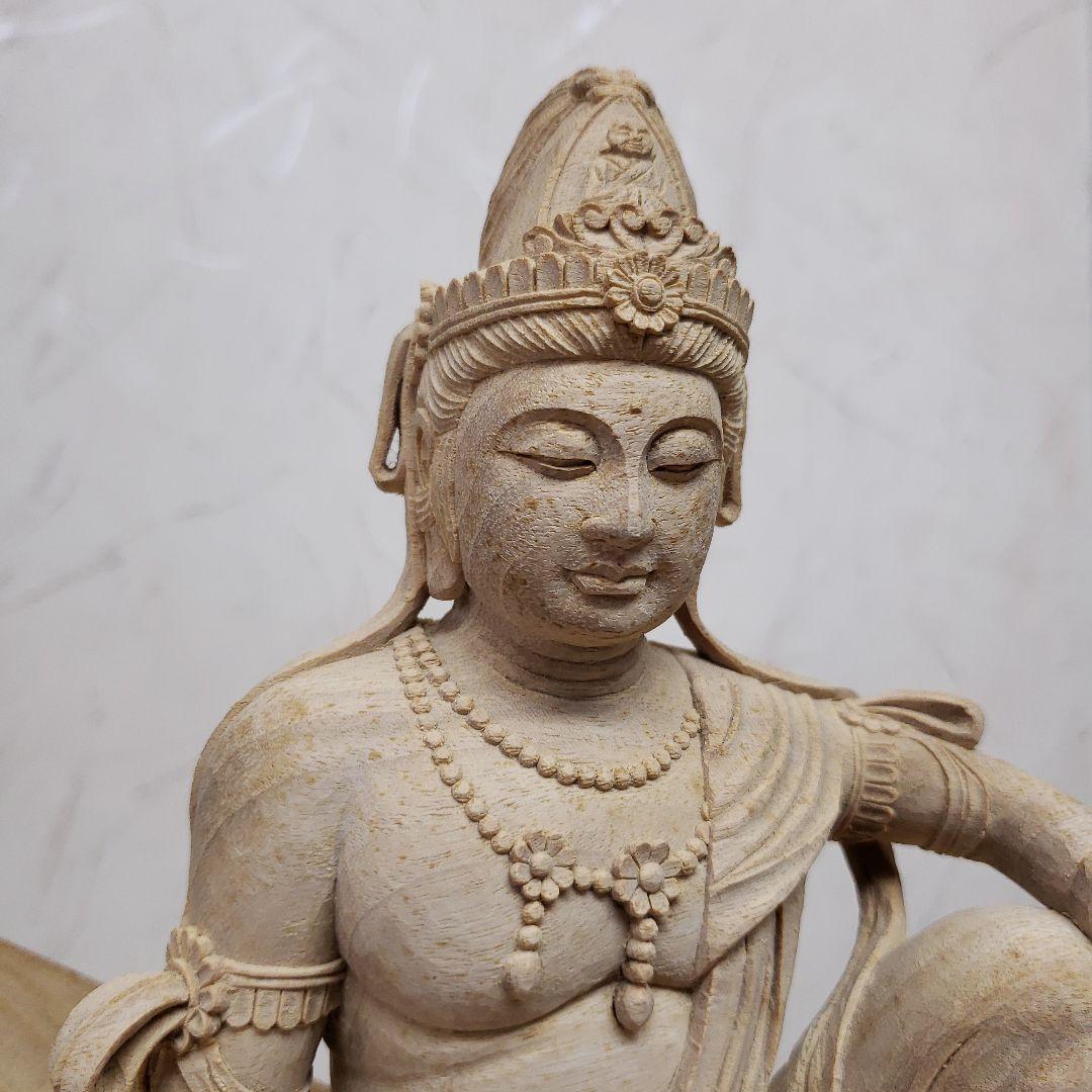 Ｂフライデー　蔵出し特価　希少仏像　上彫り★楠材 一葉観音菩薩坐像★台付