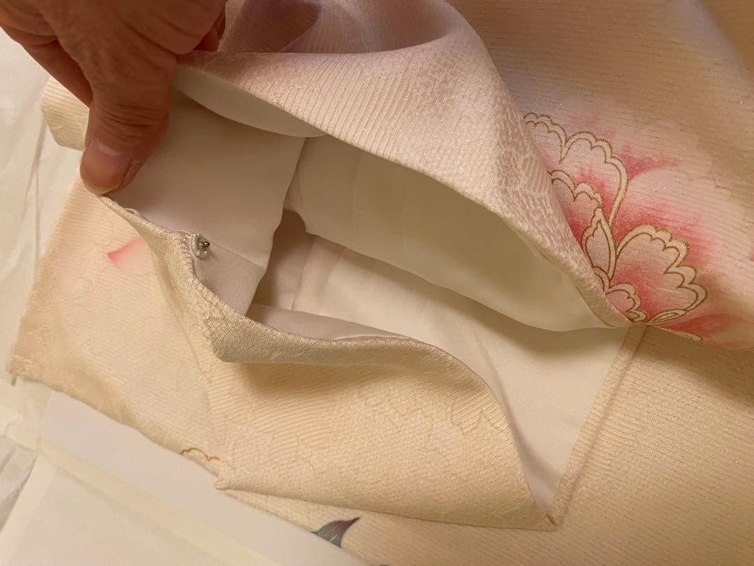 はに　華やかな花柄振袖 と長襦袢の2点セット