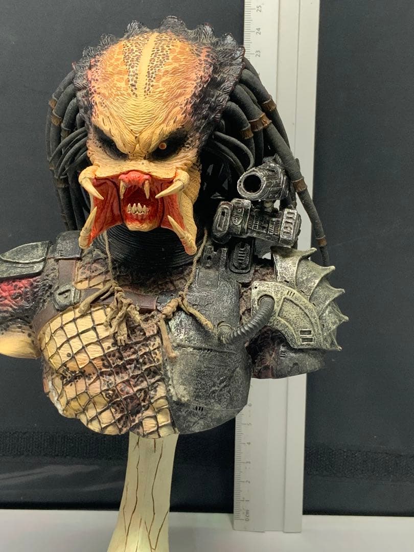 プレデター　置物　送料込み価格❣️