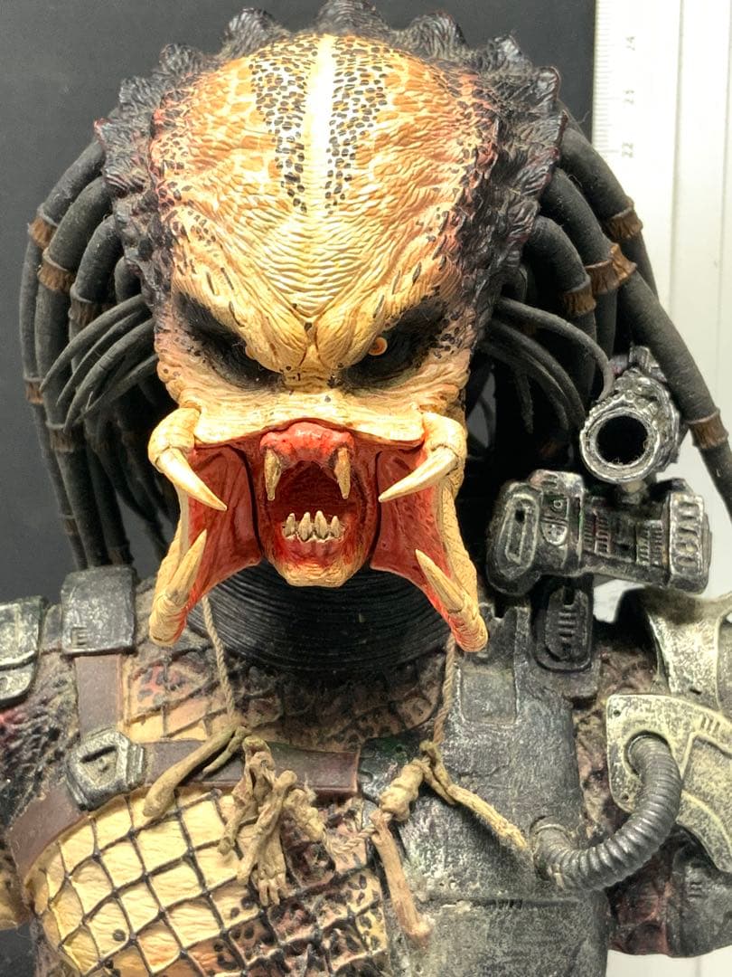 プレデター　置物　送料込み価格❣️