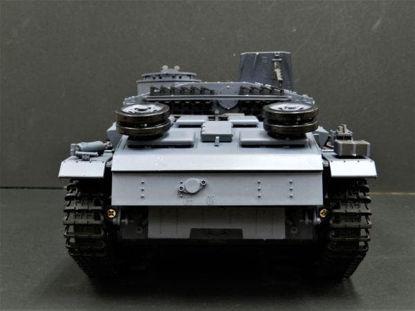 技術基準適合証明済 ヘンロン 1/16 ドイツ III号突撃砲 F8型