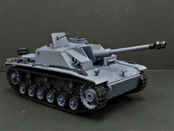 技術基準適合証明済 ヘンロン 1/16 ドイツ III号突撃砲 F8型