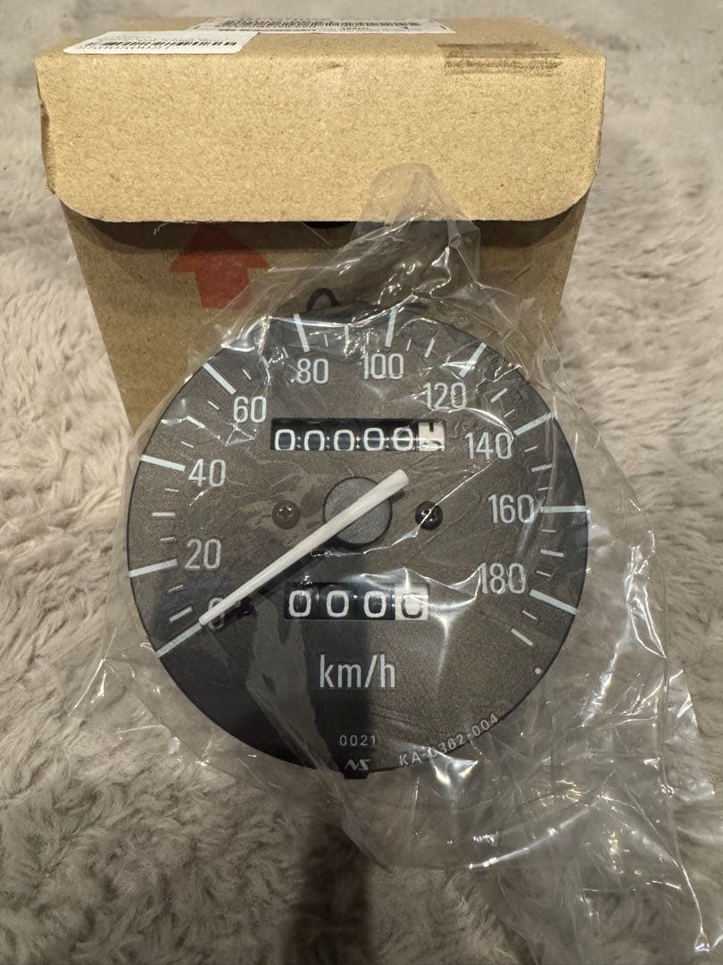 ゼファー400χ 用　純正スピードメーター　新品