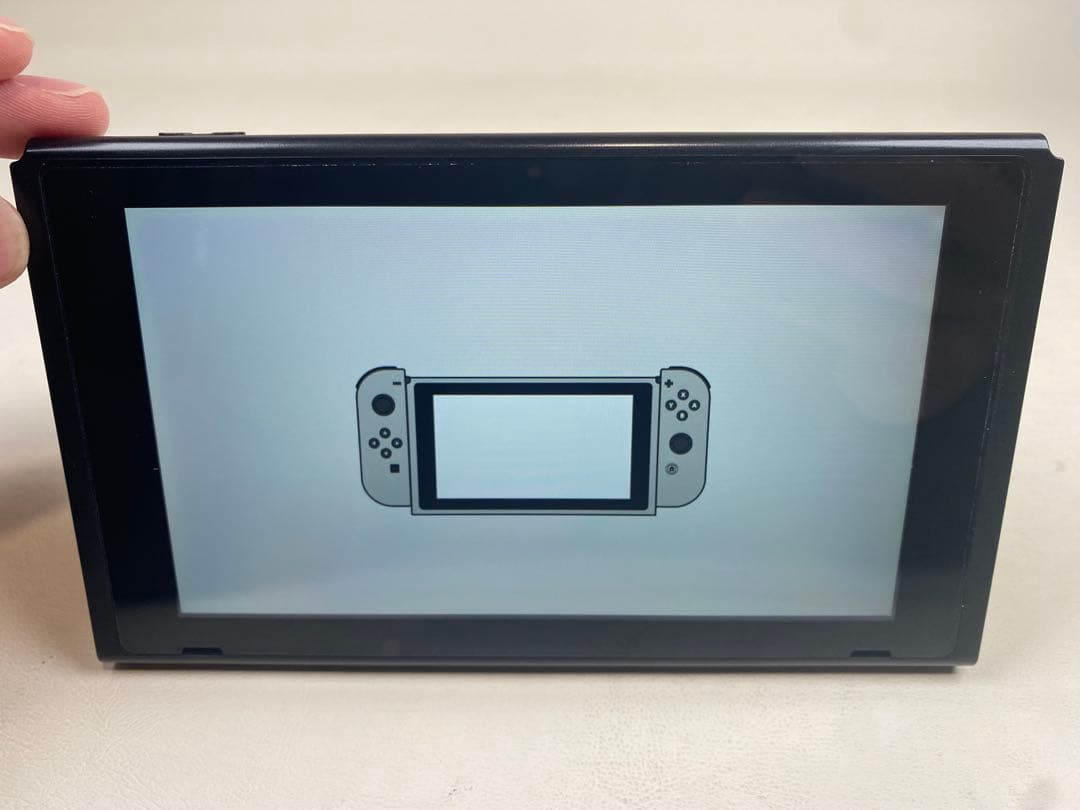 switch 2018年製　本体のみ