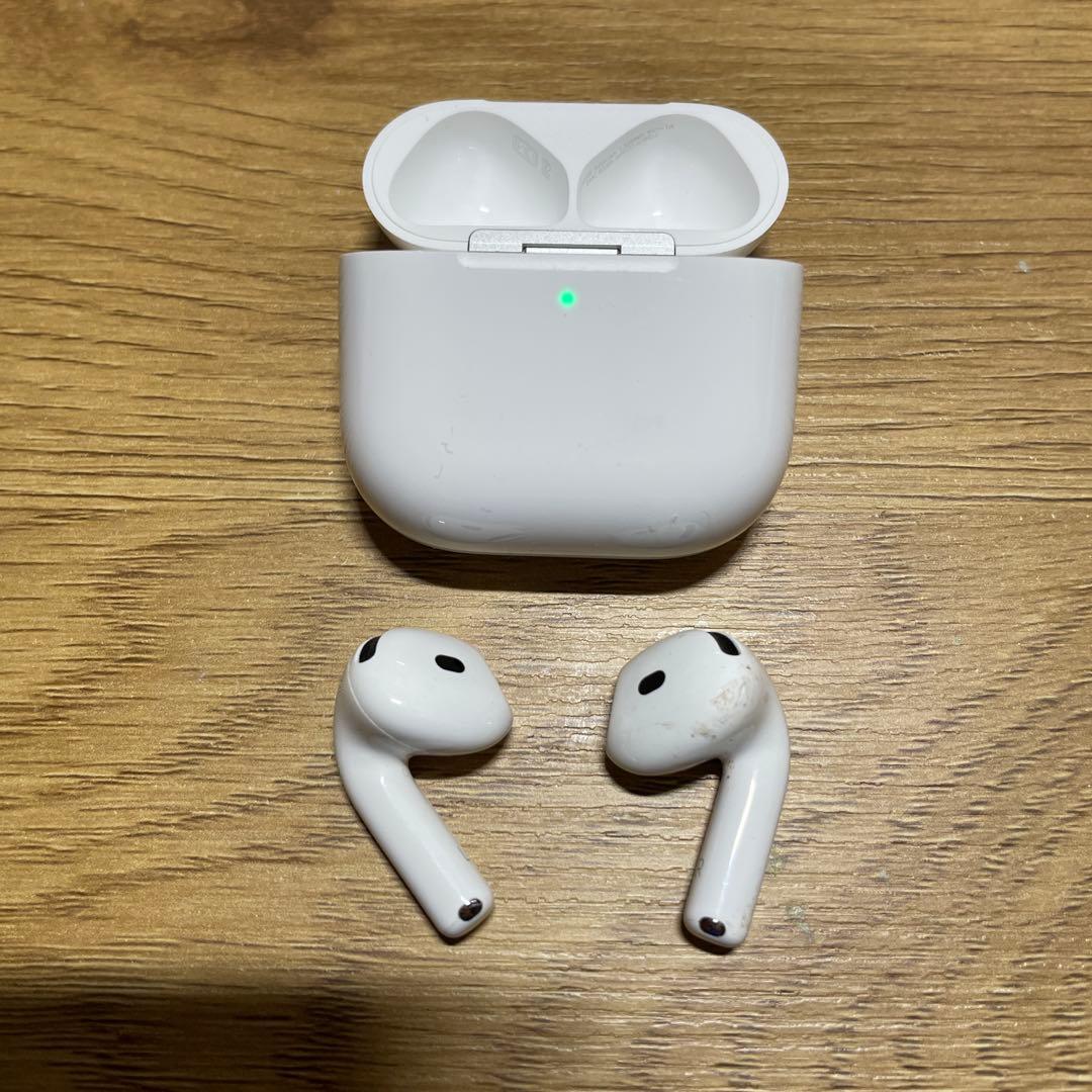 Apple Airpods 第4世代　ノイズキャンセリング付きなし