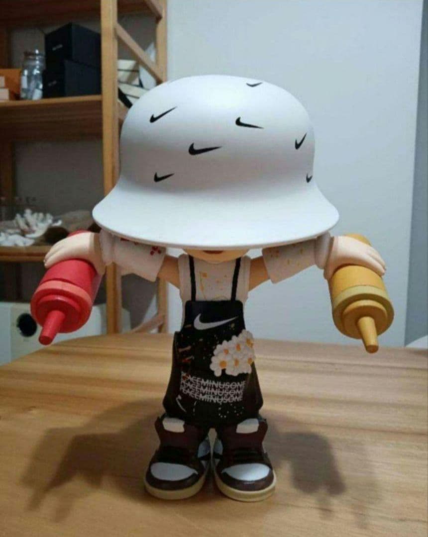 G-DRAGON PEACEMINUSONE フィギュア 지용 지드래