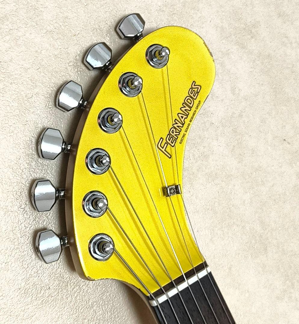 【美品】ZO-3 イエロー アンプ内蔵ミニギター 専用ケース付 ぞーさん