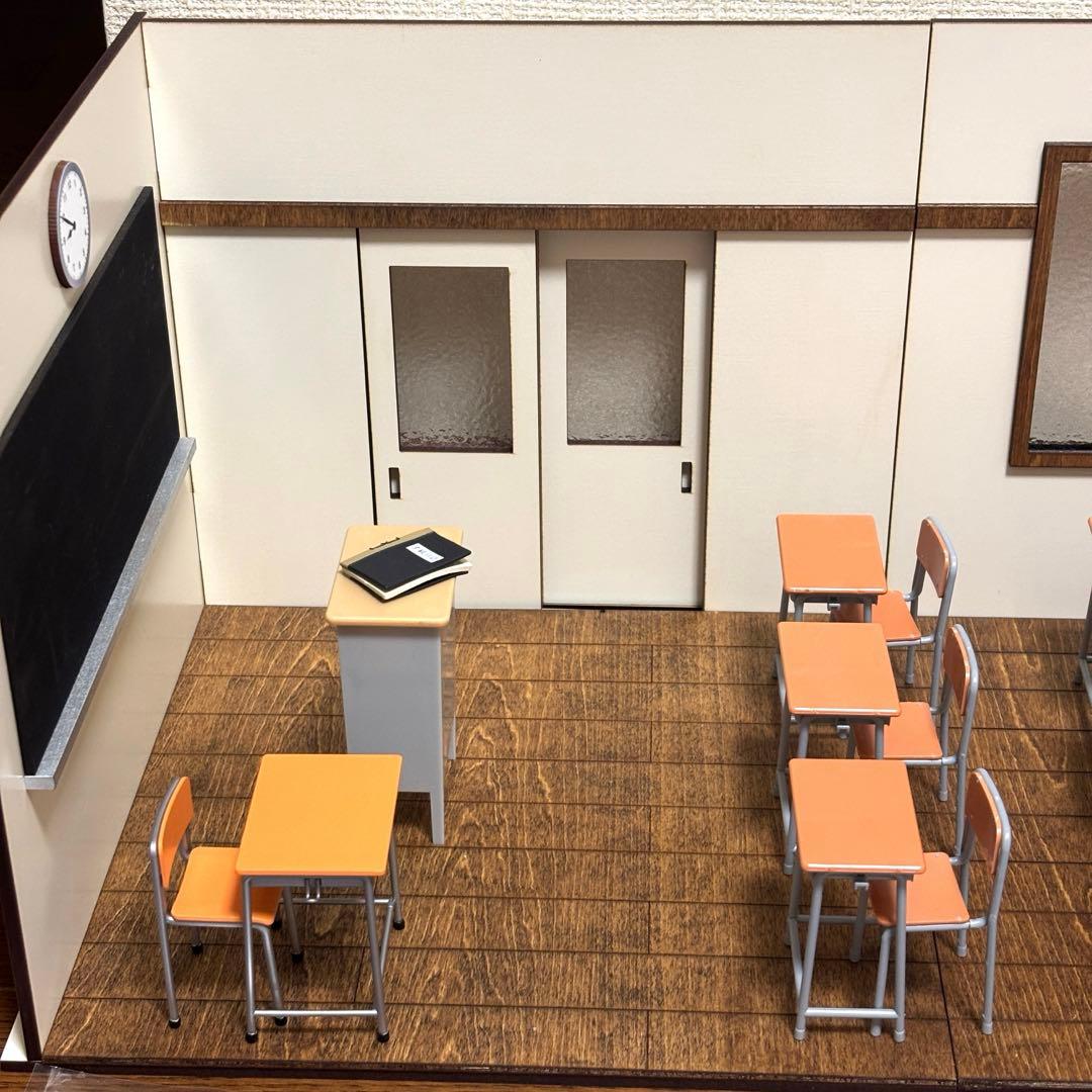 カントリーウッドガーデン　1/10スケール　ドールハウス　学校の教室