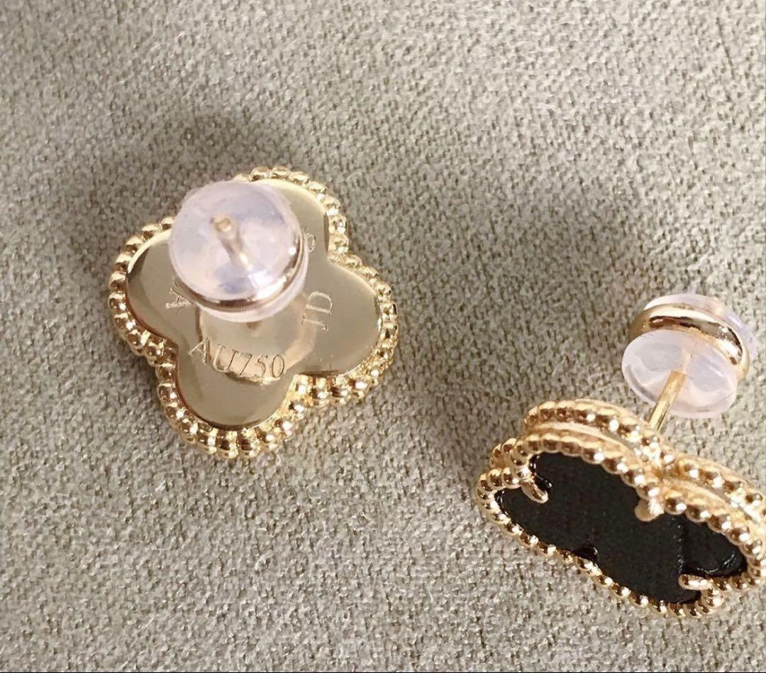 新品未使用 ピアス ブラック クローバー