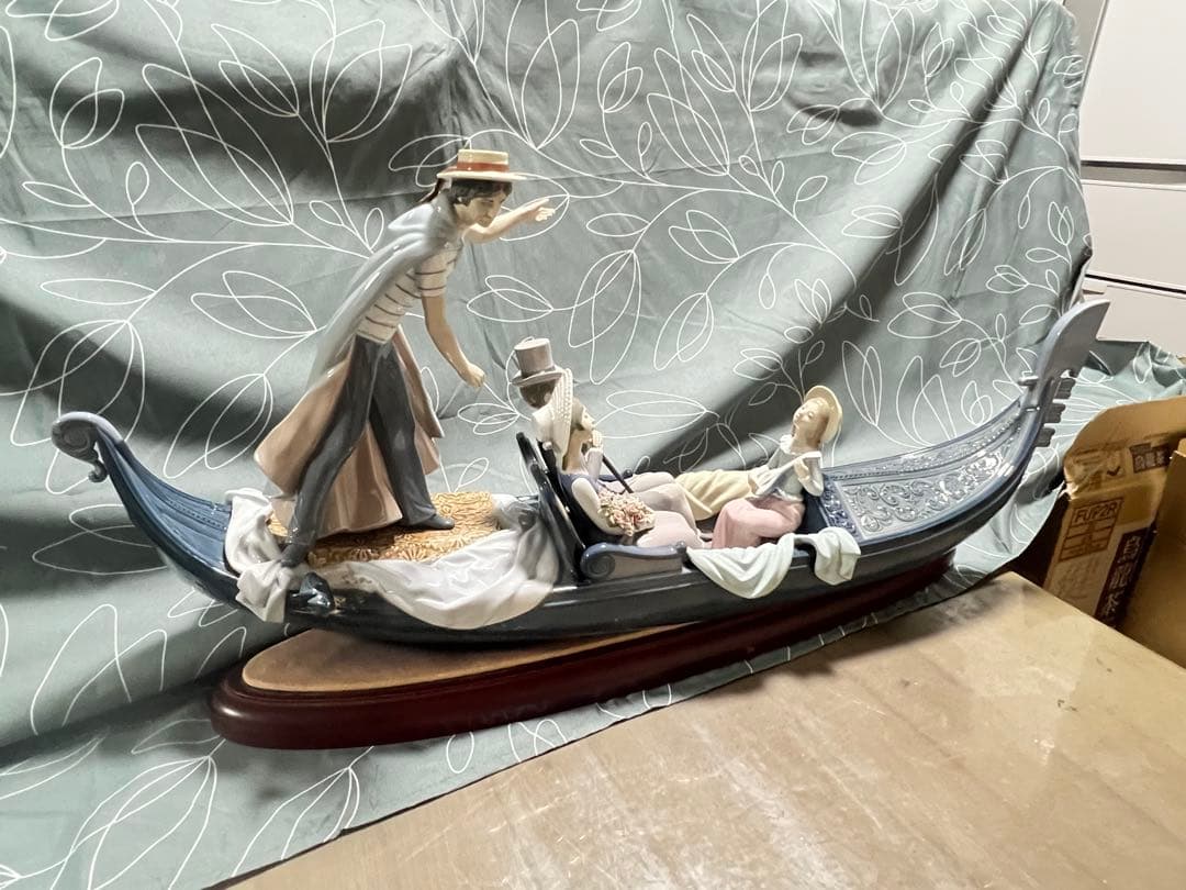 リヤドロ ゴンドラの恋人たち 台付 フィギュリン スペイン製 人形 置物