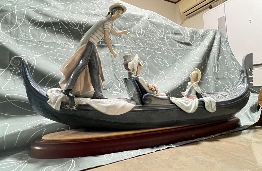 リヤドロ ゴンドラの恋人たち 台付 フィギュリン スペイン製 人形 置物