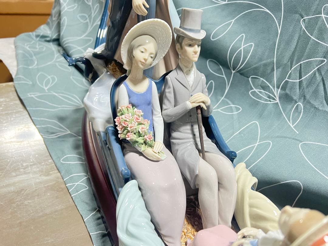 リヤドロ ゴンドラの恋人たち 台付 フィギュリン スペイン製 人形 置物