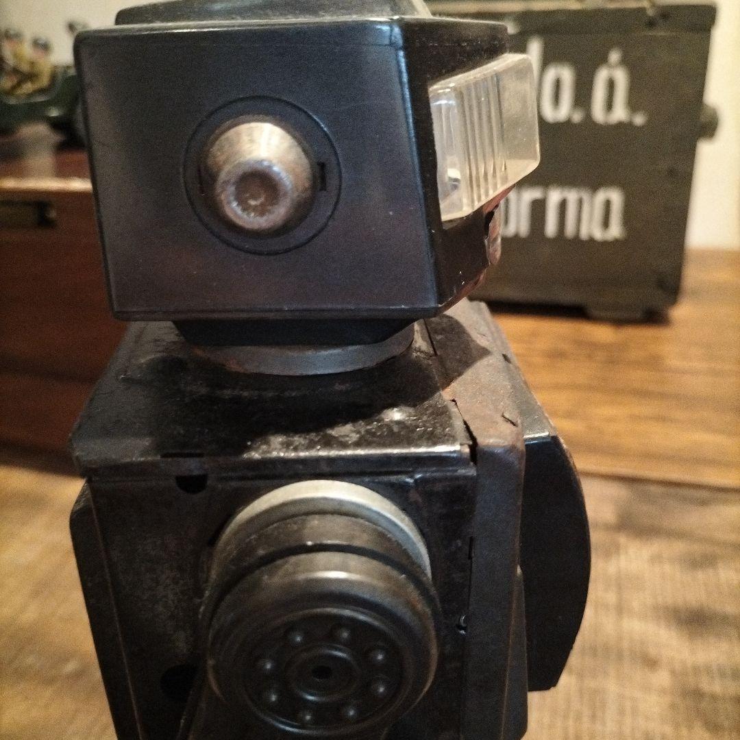 ロボット　ブリキ