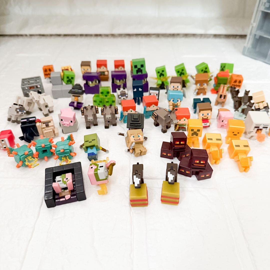 美品！マイクラ　ミニフィギュア64個コレクティングケース2個マイケシDXチェスト