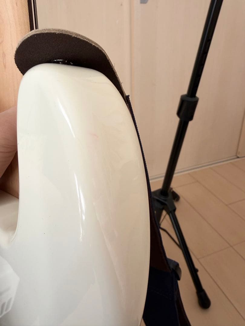 Squier Precision Bass ホワイト