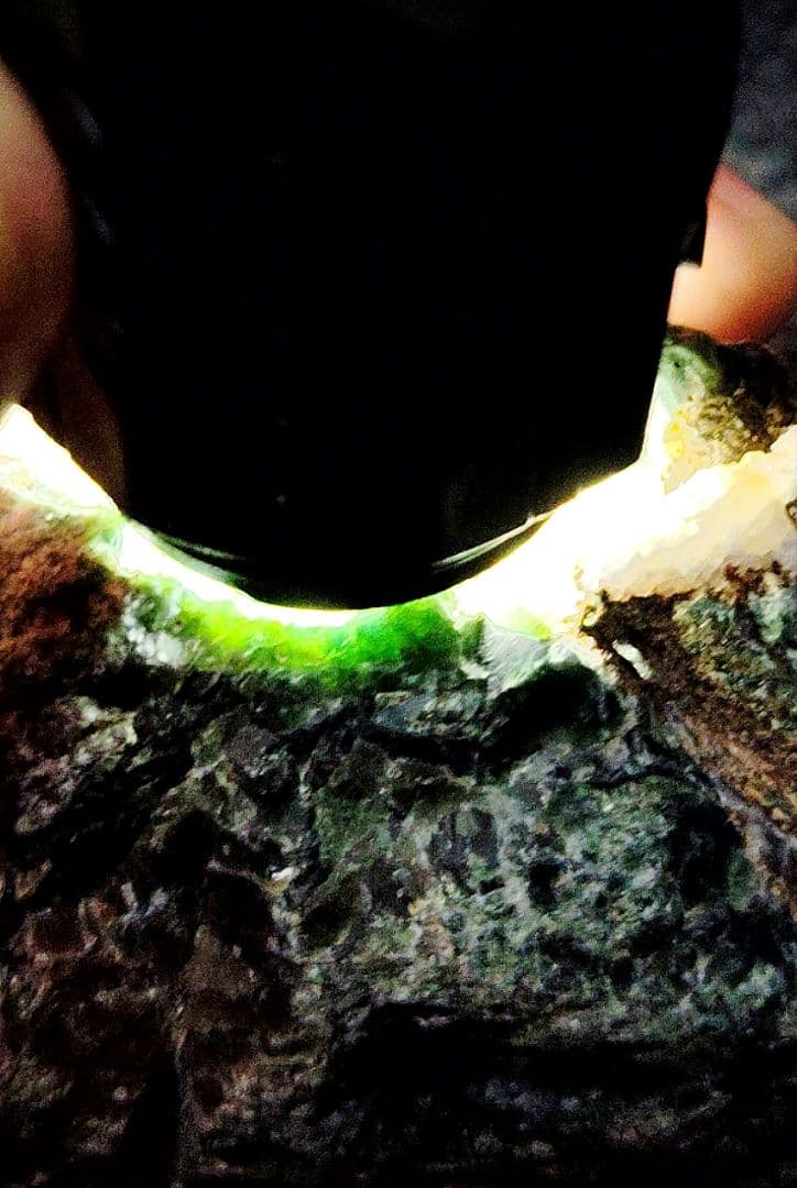 ★赤碧玉✕緑碧玉原石★糸魚川赤玉石【横川・転石・川ズレ・ウブ860ｇ】