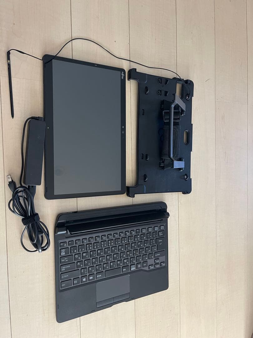 Fujitsu Q738/SB バッテリー良好　マサマサ