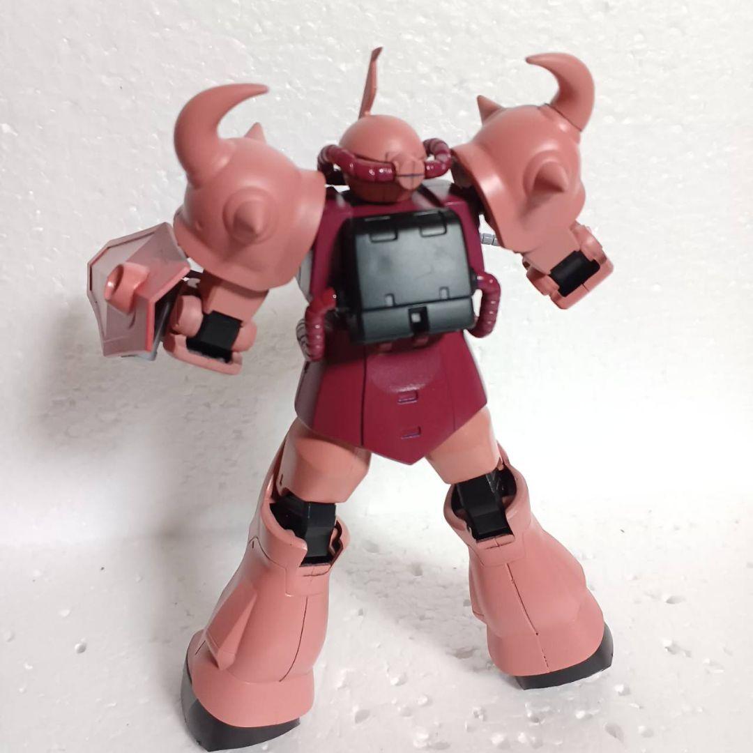 HG1/144ヅダ、グフ　シャア専用カラー風塗装作品