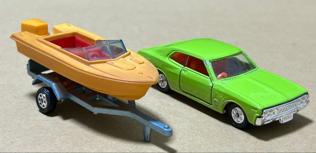 トミカ ニッサン ローレル ヤマハボート 2台セット