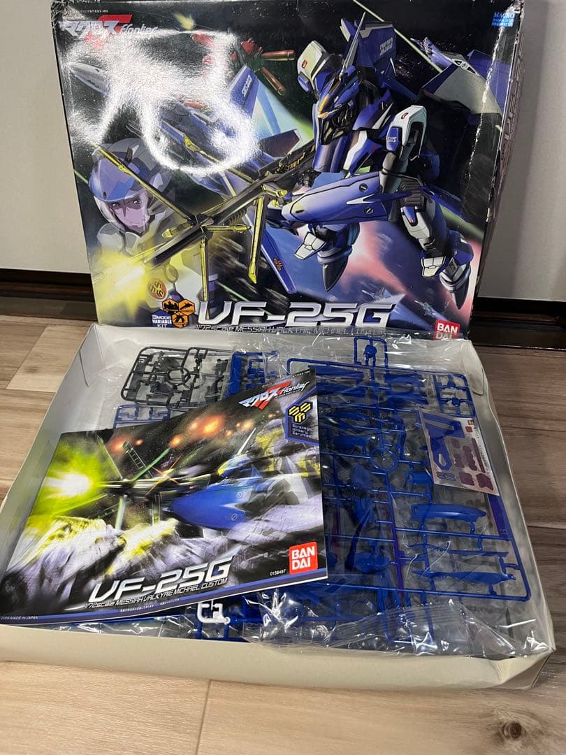 バンダイ　メサイアバルキリー　ミッシェル機　プラモデル　マクロスF