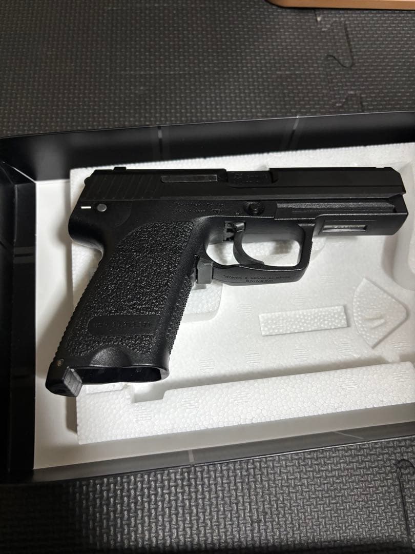 東京マルイ USP ガスガン マガジン2個付き ガス漏れあり