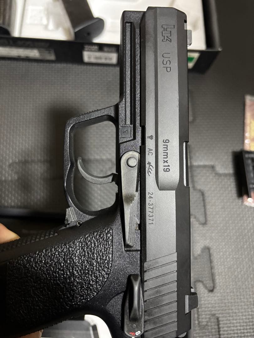 東京マルイ USP ガスガン マガジン2個付き ガス漏れあり