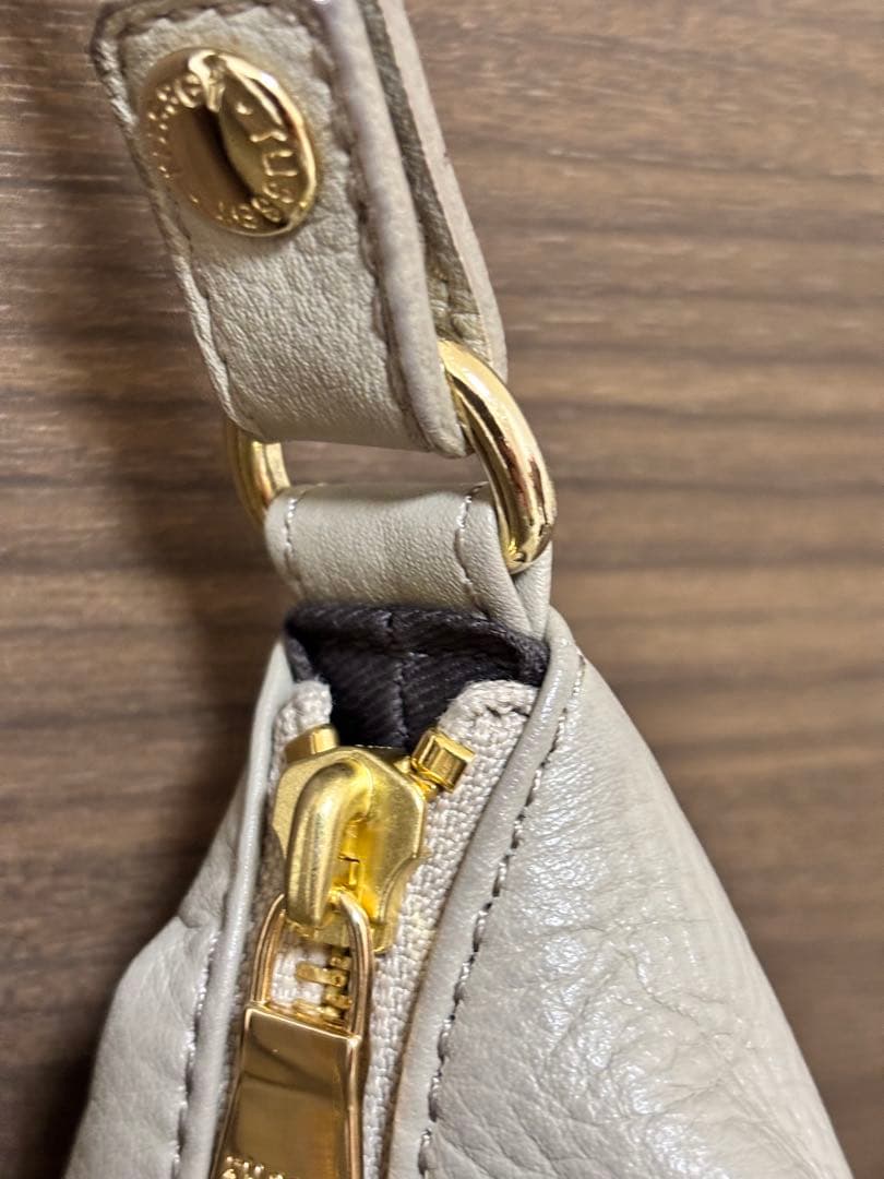 最終価格美品russetエンボスモノグラムソフトレザーショルダーバッググレージュ