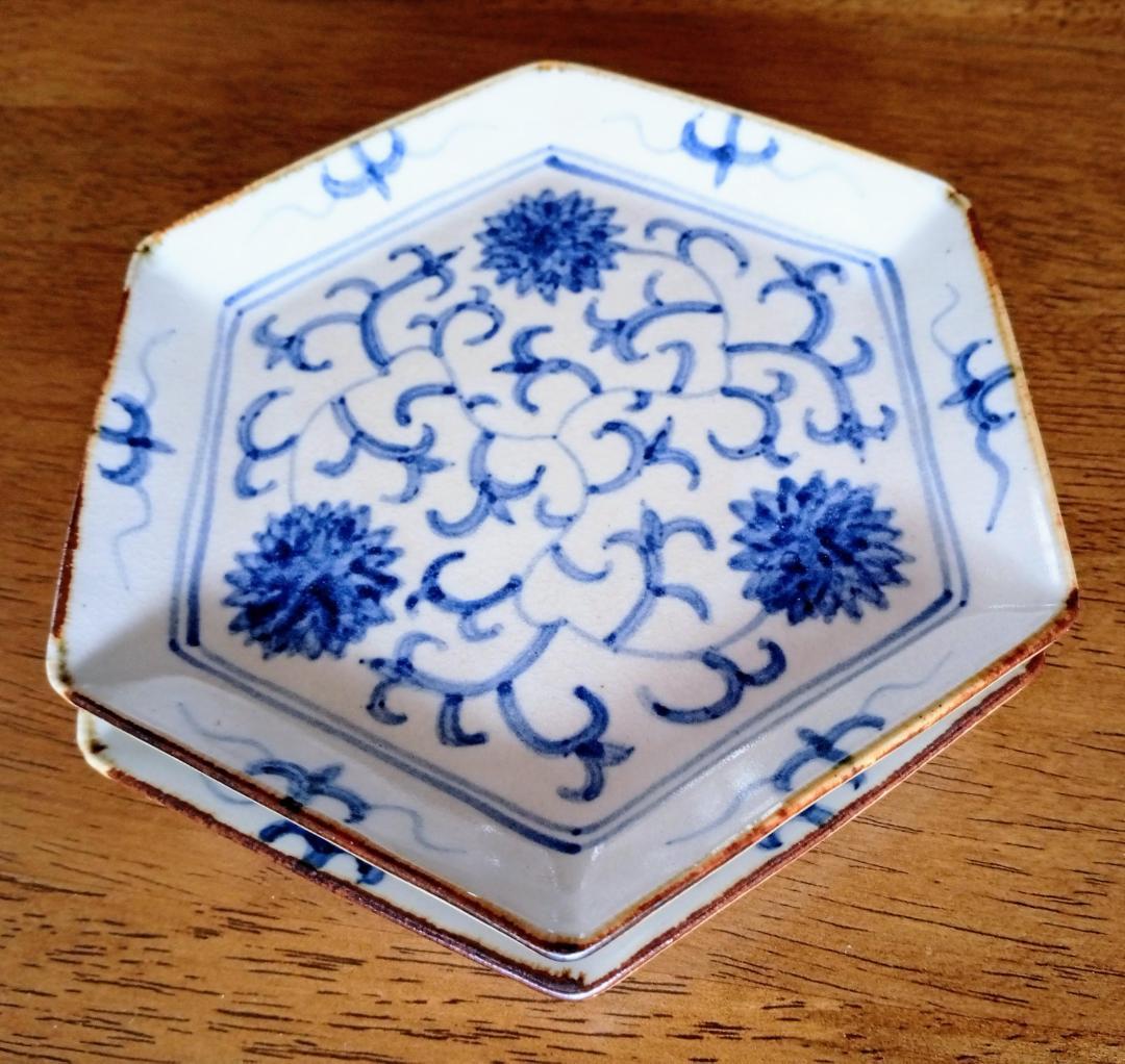 須藤拓也 染付 六角皿（唐草）２枚セット