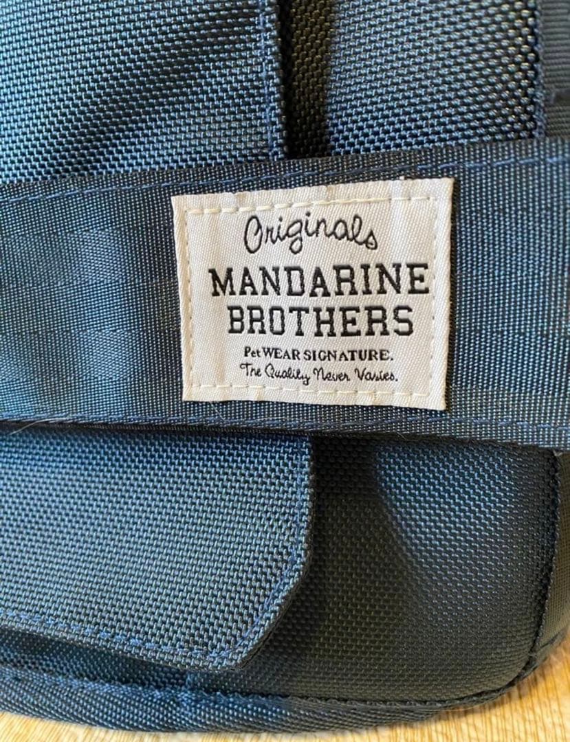 【美品】メッシュ窓付きキャリーバッグ