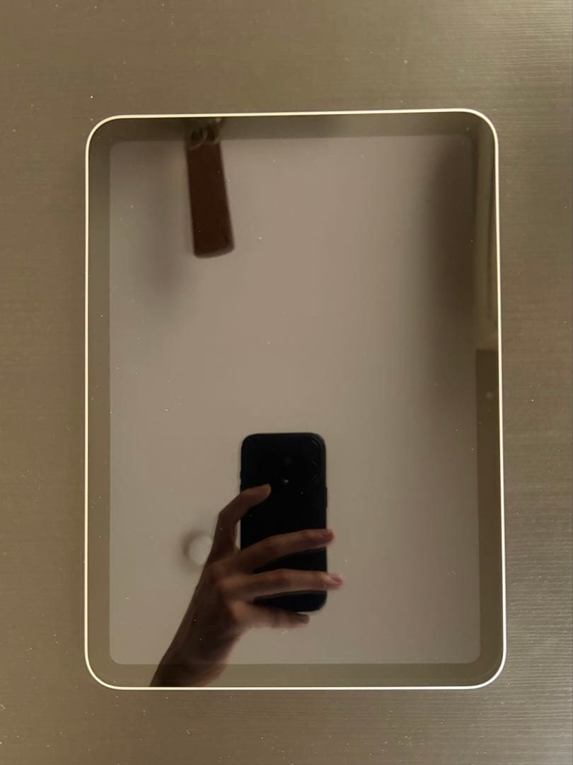 美品　iPad（A16）　シルバー　第11世代　128GB Wi-Fiモデル