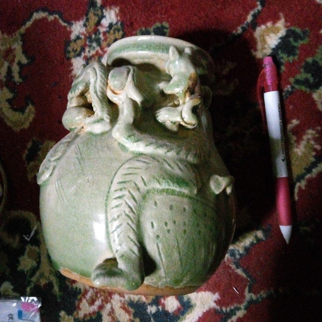 中国陶磁器　獅子形緑色陶器