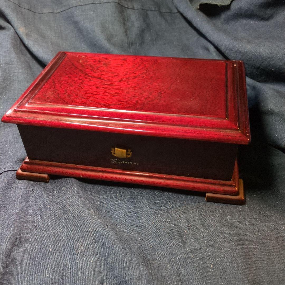 オルフェウスの50弁のオルゴール　曲は「 Yesterday」「My Way」