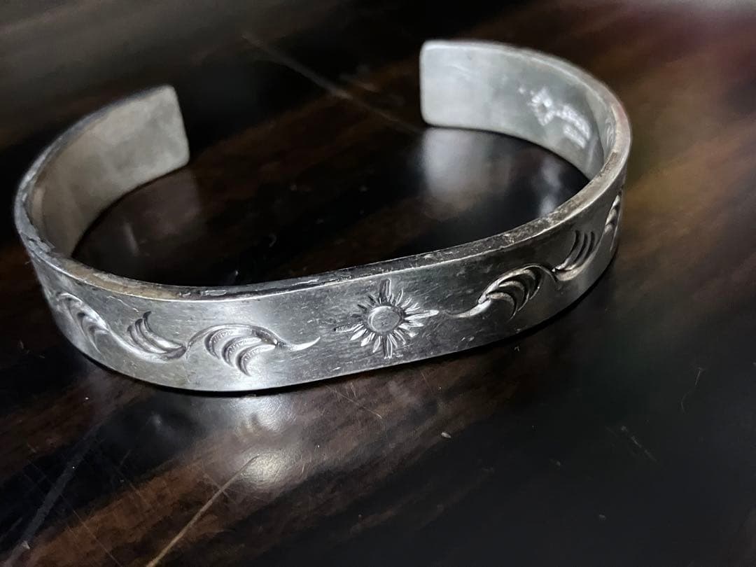 ARIZONA シルバーエングレーブカフブレスレット