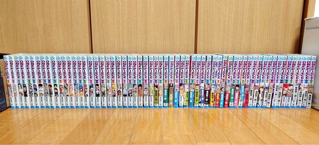 ONE PIECE110巻まで＋関連本10冊＋Bookカバー2個、シール付き