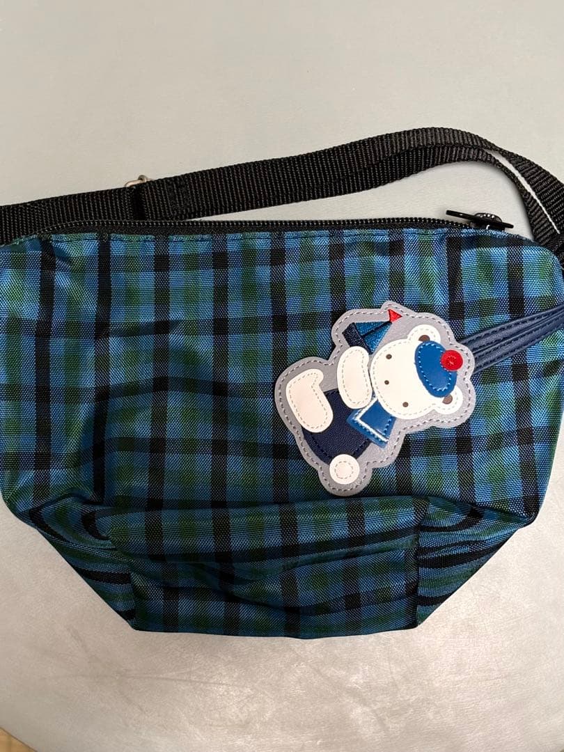 ファミリア　舟形ポシェット【未使用品】