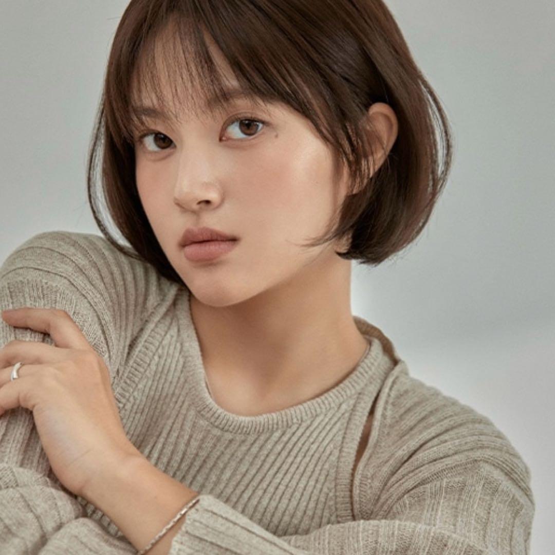 ピクエイジ　セミ手植えフルウィッグ　イージーパーマ ロキシー