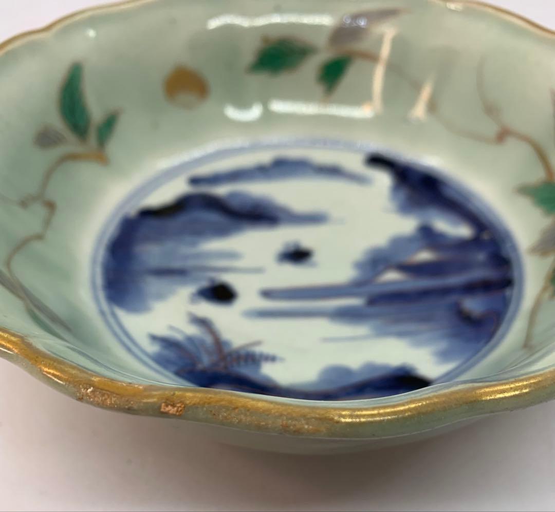 古伊万里焼の青磁色絵　山水栗文　輪花鉢