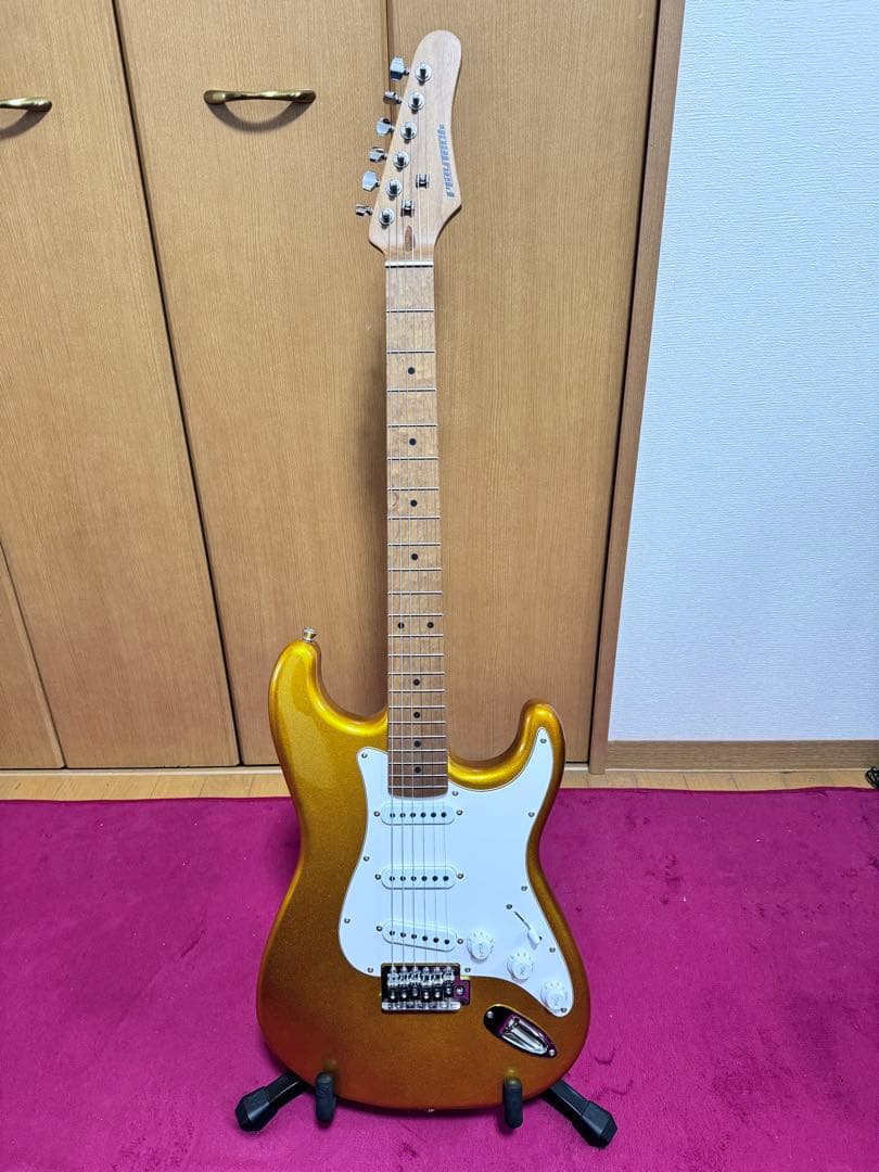 PLAYTECH ストラトキャスター Gold カーボナイズドメイプルネック