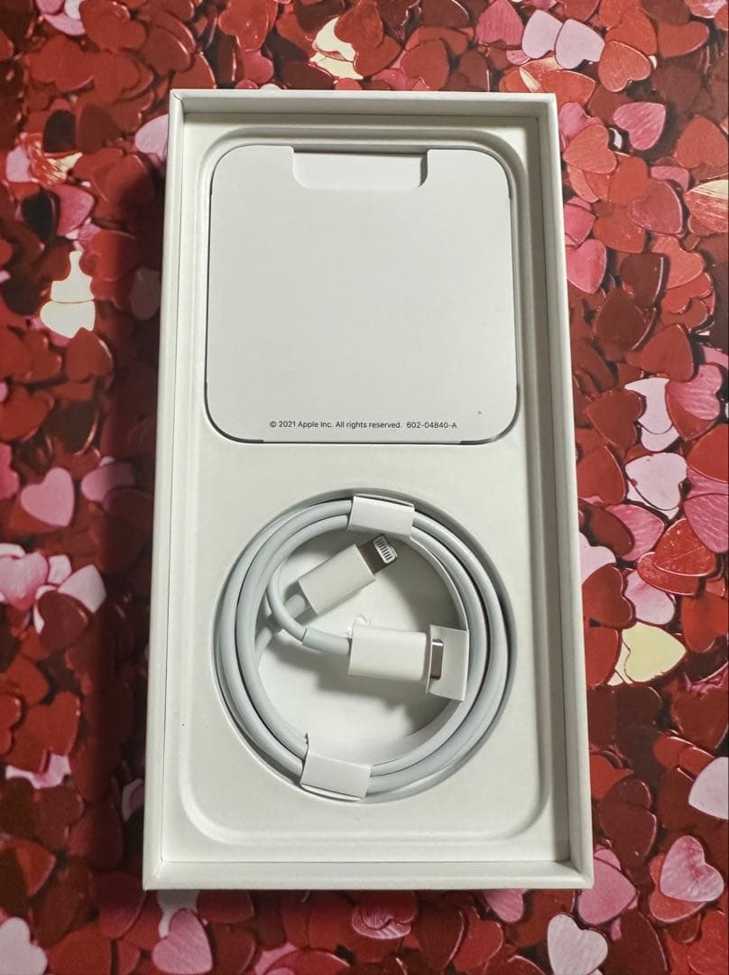 ほぼ新品　Apple iPhone 13 512GB