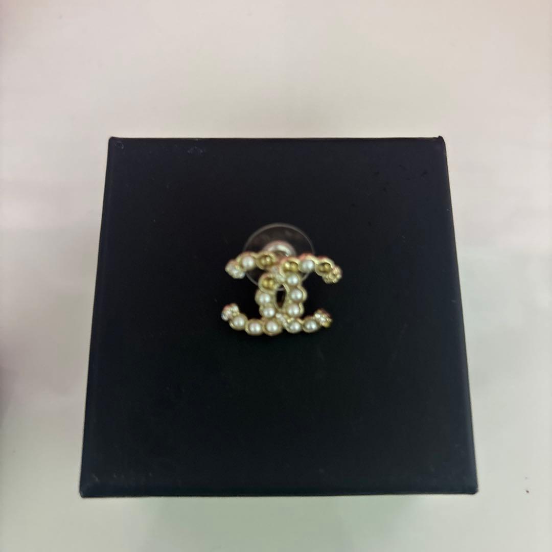 CHANEL CCロゴピアス 19Kゴールドパール AB2434 Y47880