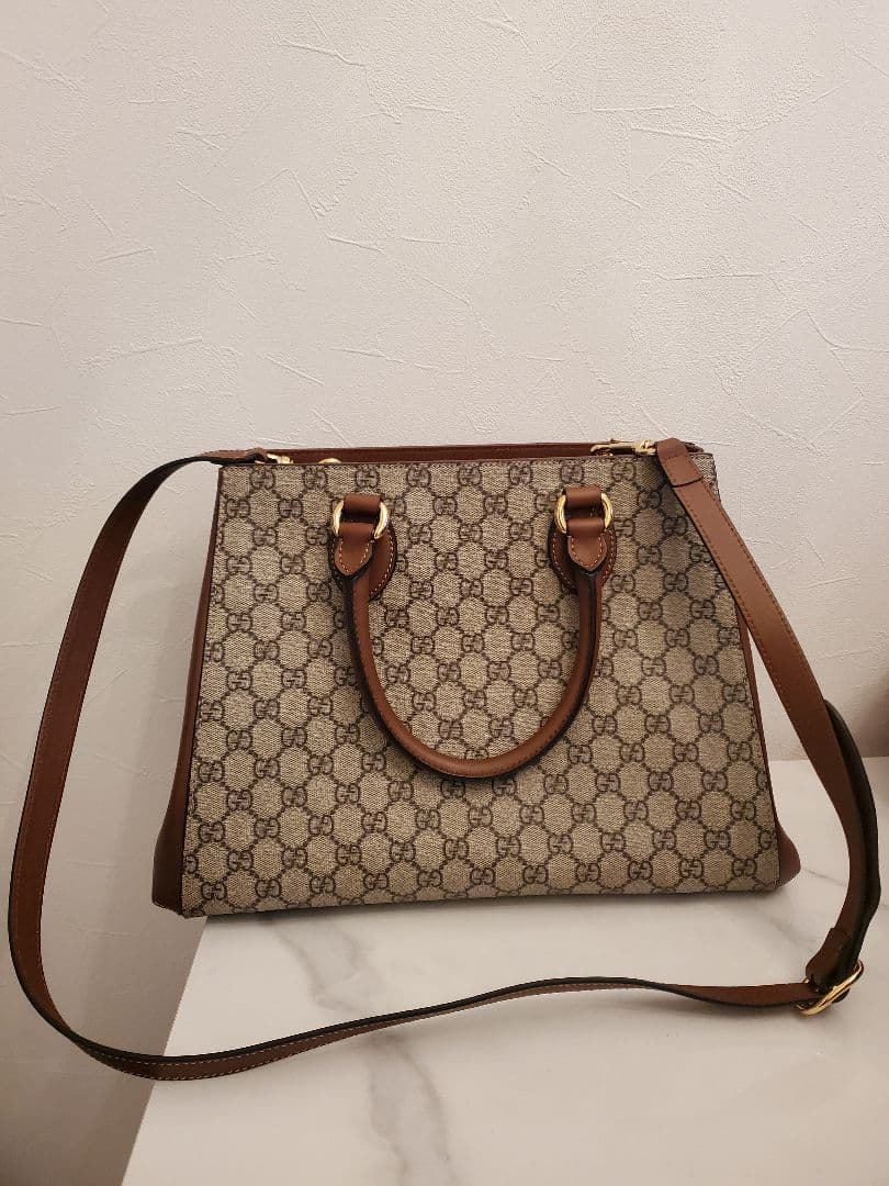 Gucci トートバッグ 刺繍の蜂と花柄