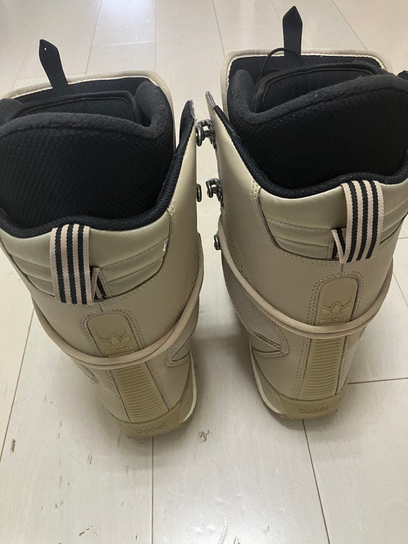 adidas スノーボードブーツ ベージュ