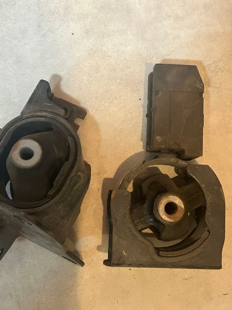 haruセリカzzt231 ATエンジンマウント