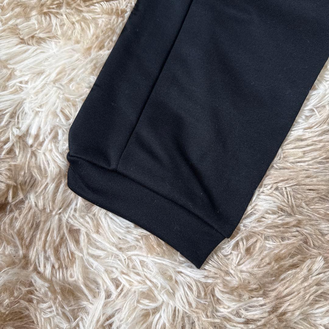 新品タグ付きAdidas9分丈キルティングスリムフィットパンツ