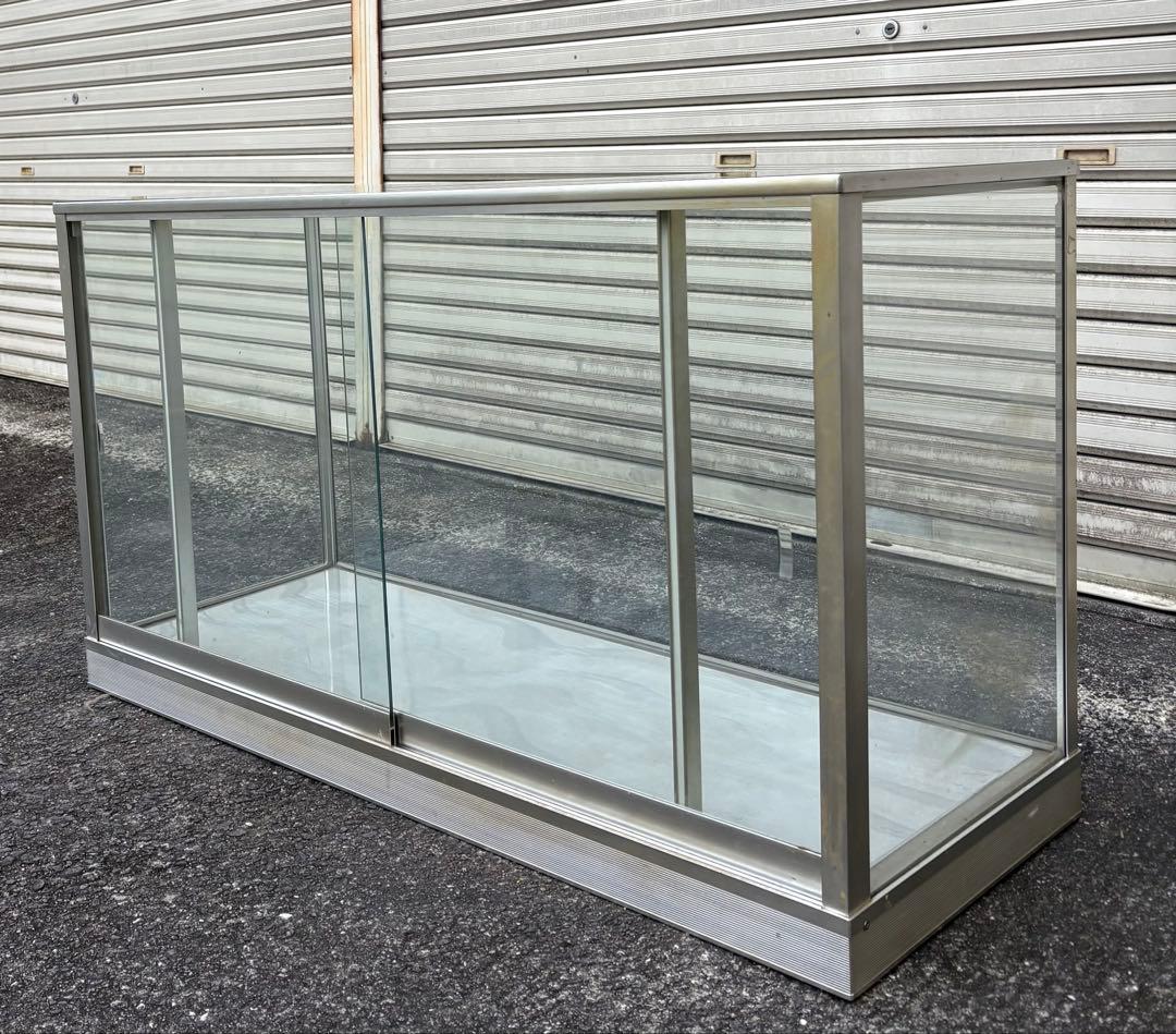 レトロな中型ガラスショーケース 【中板2枚・3段】