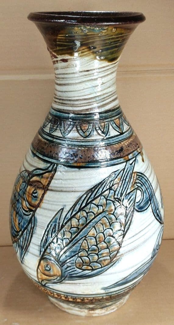 大傑作【本物保証】金城次郎 魚紋花瓶 共箱(本人直筆）h42cm超 栞 人間国宝