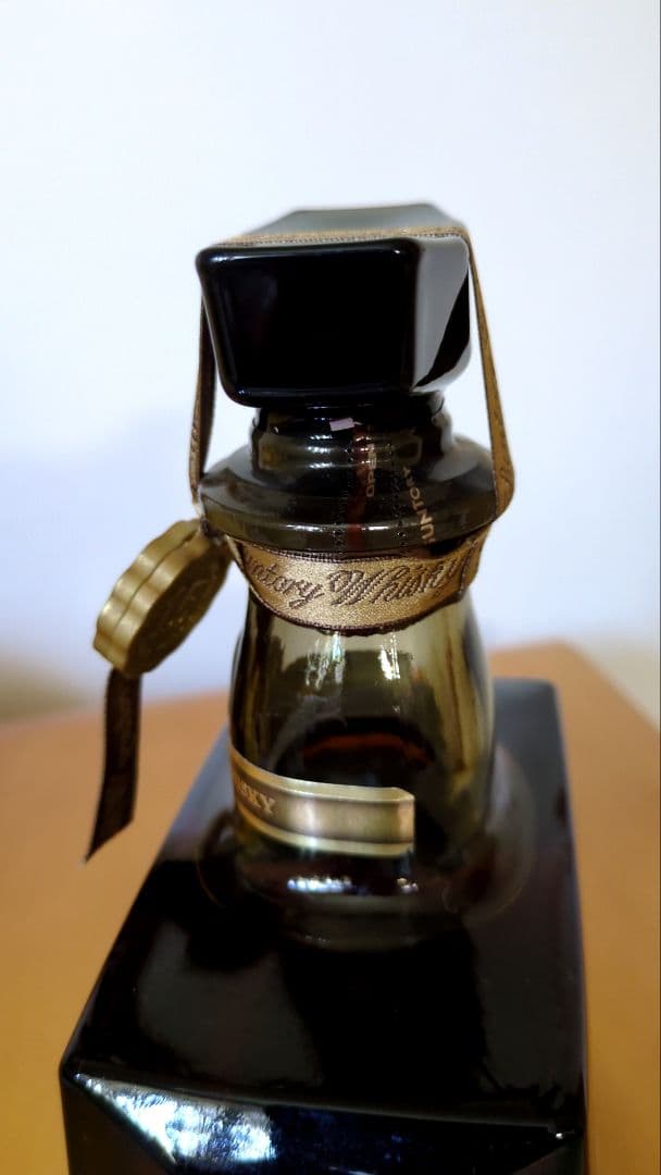 サントリー ウイスキー ローヤル15年　ゴールドラベル