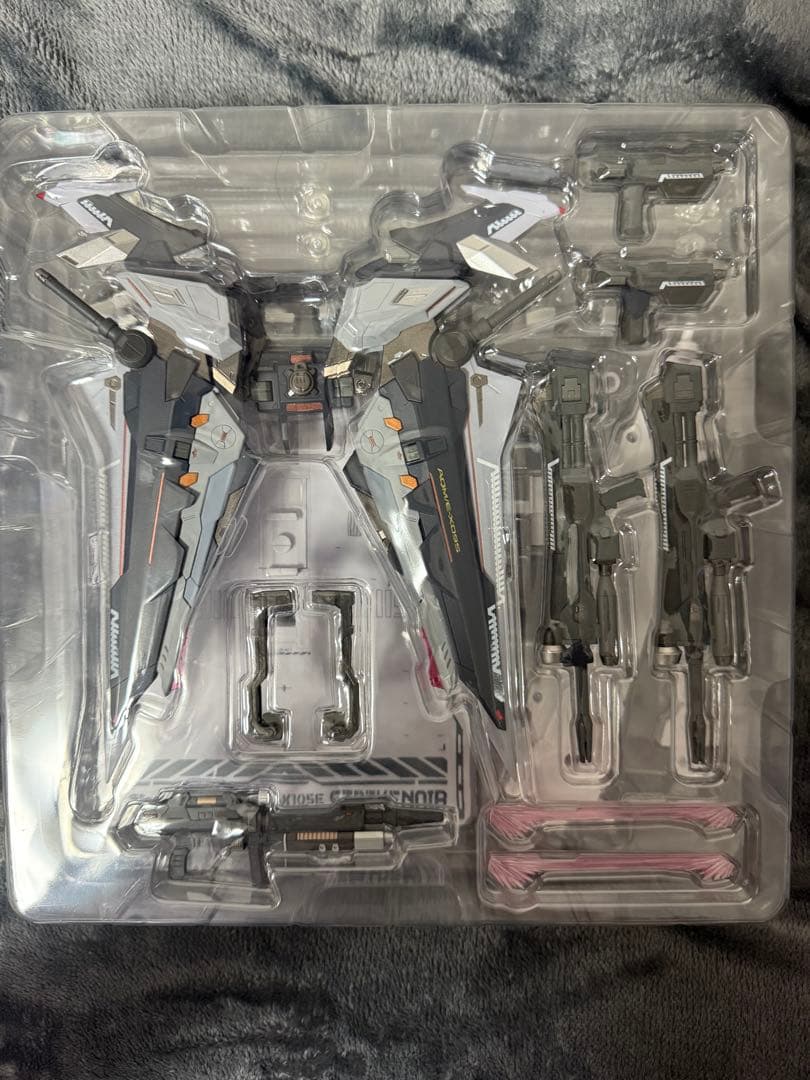 メタルビルド　ストライクノワールガンダム（オルタナティブストライクver）