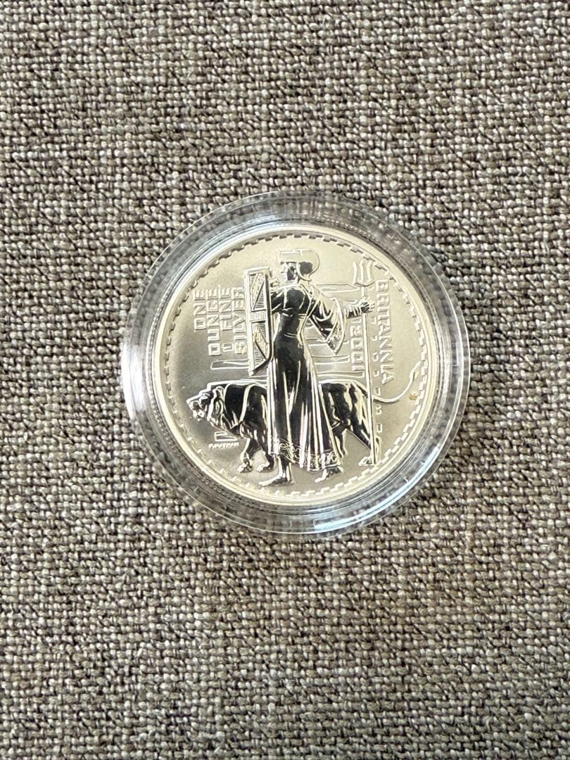 2001年 ブリタニアとライオン 1オンス 2ポンド 銀貨