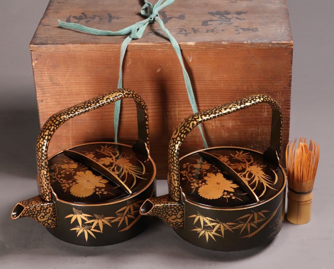 時代 四君子蒔絵 銚子 一対 天然木 草花 金蒔絵 黒塗 木製漆器【MA409】